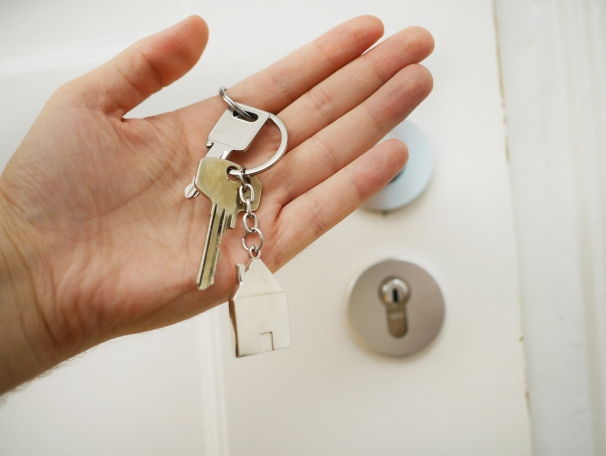 https://LynnKirkman.StopRentingStartOwning.com